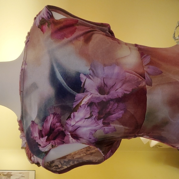 TOP DESIGN MAXI DRESS, size medium, pink/purple floral, soft and pretty. - Picture 11 of 14